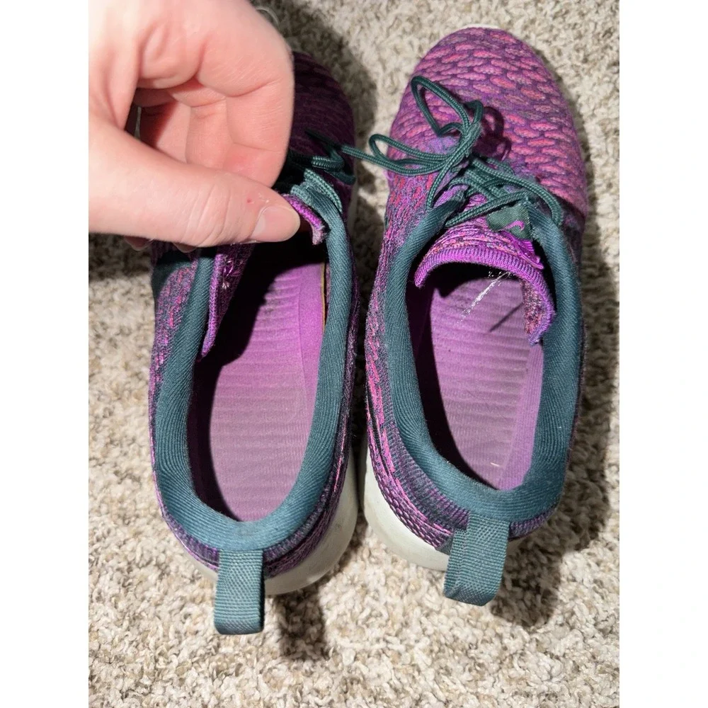 Nike Roshe Run Flyknit Womens Sz 9.5 Running Shoes Pink Purple Athletic Sneakers